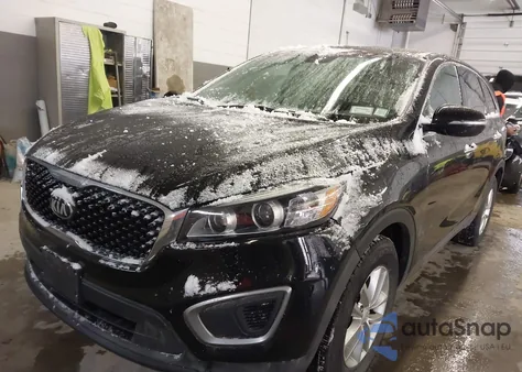 2016 Kia Sorento 2.4L L z USA, uszkodzony, nr VIN 5XYPG4A3XGG006337